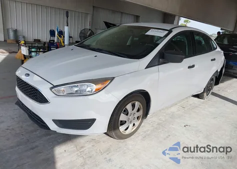 2017 Ford Focus S из США, поврежденный, VIN 1FADP3E26HL215357